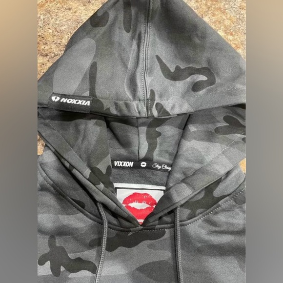 New Vixxon Gray Black Camo Hoodie Womens Size L Fleece Jacket Dixxon Flannel Co - Picture 3 of 15